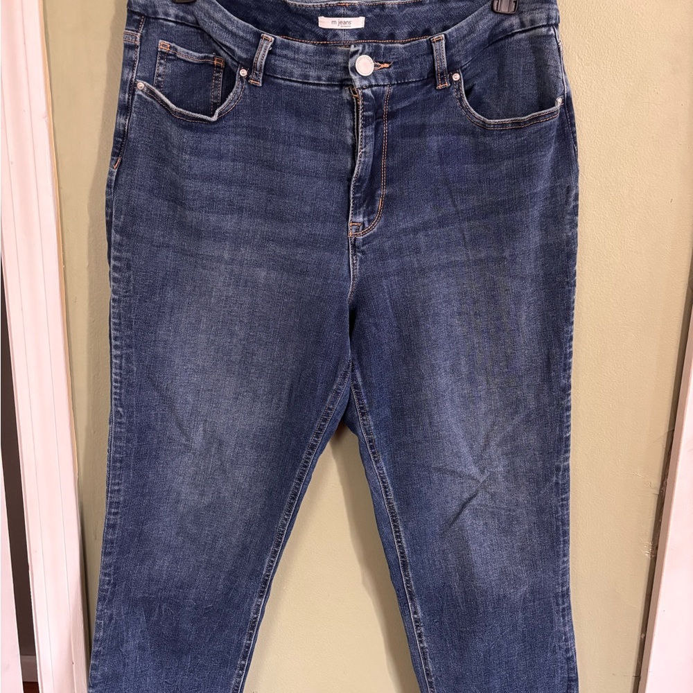 Classic Mid-Rise Skinny Jean Capris in Medium Blue